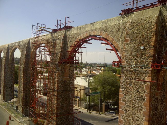 Refuerzo estructural en edificio patrimonial de Querétaro